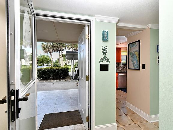 4th image of 2000 Marianne Key Rd APT 13A