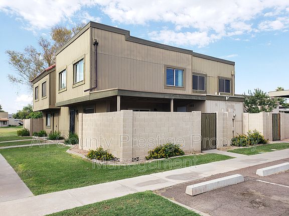 4th image of 1012 E Diamond Dr