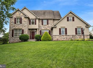 5301 Kendall Dr, Schnecksville, PA 18078