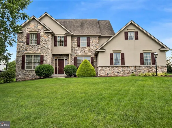 5301 Kendall Dr, Schnecksville, PA 18078