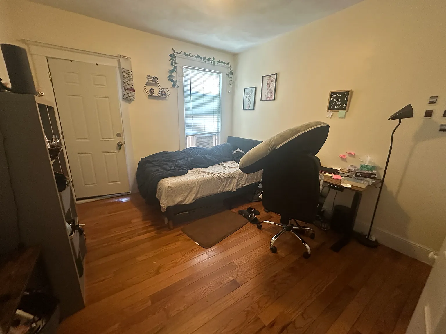 4 bed, 9999 sqft, $4,400 — Photo 4