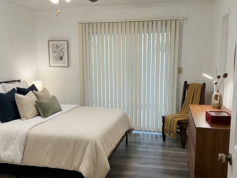 Master bedroom
Virtual staging