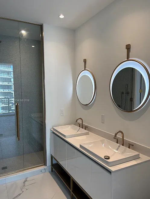 Building Photo - 2655 S Bayshore Dr #1607