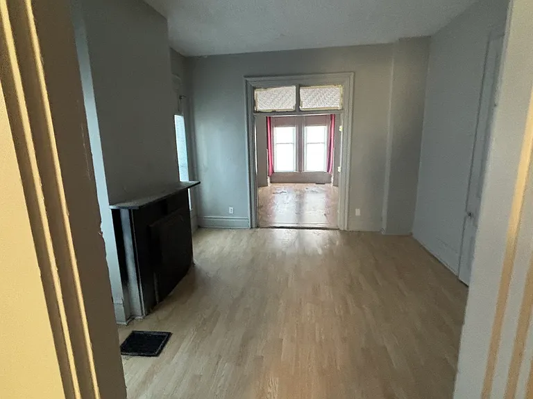211 N 6th St #1 — Photo 7