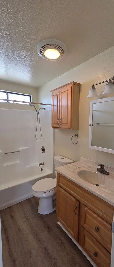 2-Bed, 1-Bath w/1-Car Garage, Fenced Yard — Photo 4
