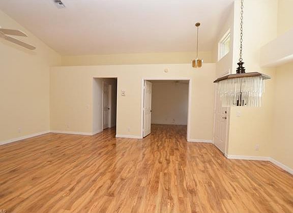 5th image of 27138 Kindlewood Ln