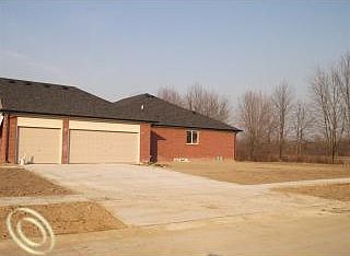 4th image of 32770 Kathleen Dr