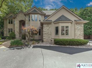 3417 Hidden Oaks Ln, West Bloomfield, MI