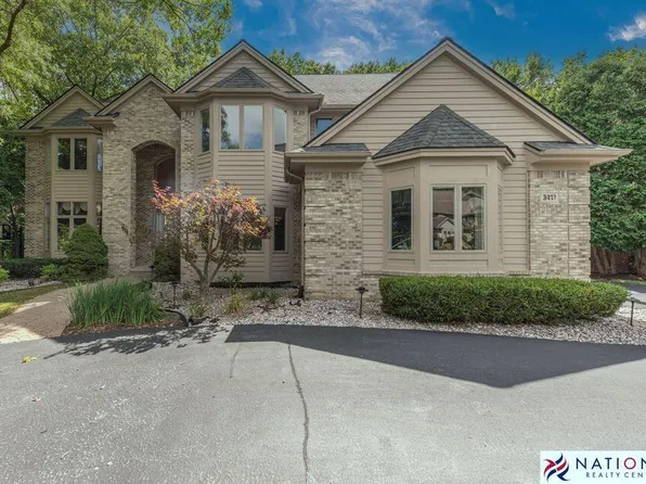 3417 Hidden Oaks Ln, West Bloomfield, MI 48324