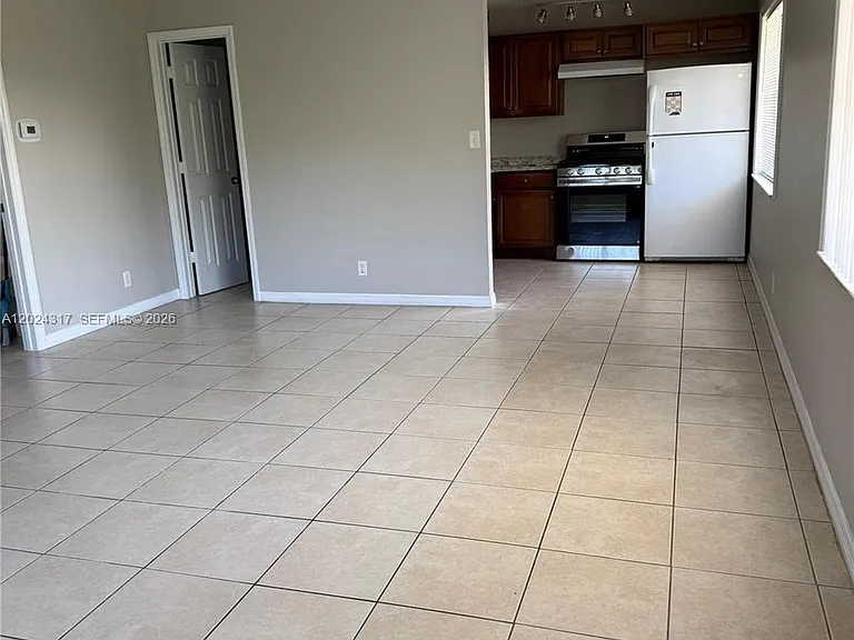 588 Holly Dr #B — Photo 12