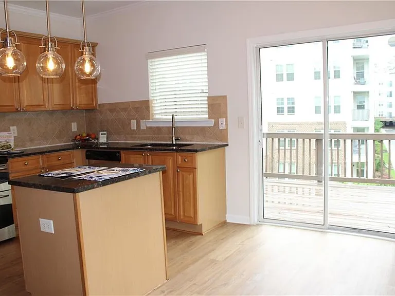 2059 Liberty Ct NW — Photo 9
