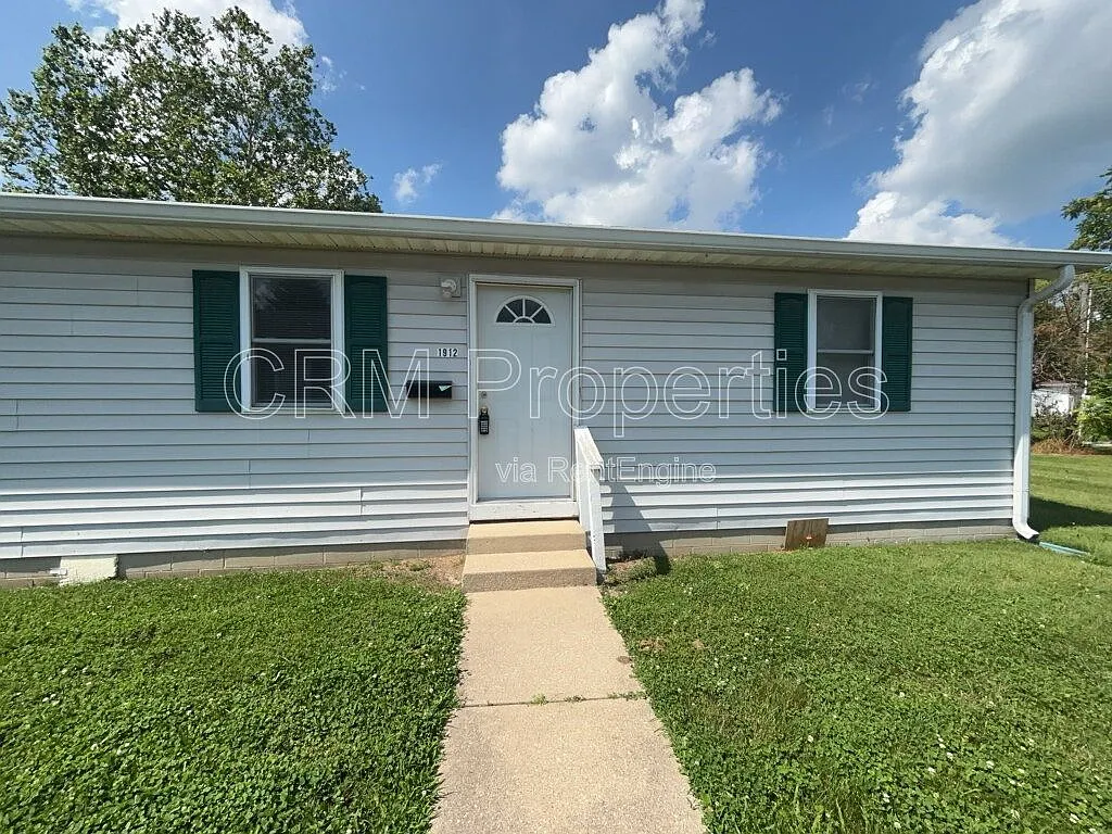 2 bed, 1.0 bath, 720 sqft, $770 — Photo 1