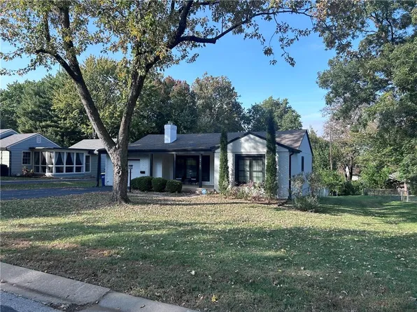 5900 W 62nd Ter, Mission, KS 66202