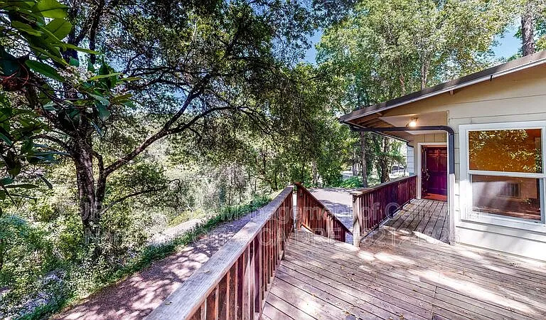 1580 Madrone Dr — Photo 6