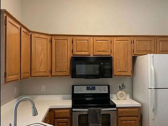5th image of 6355 N Park Dr