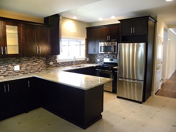 4th image of 831 Ferdinand Ave