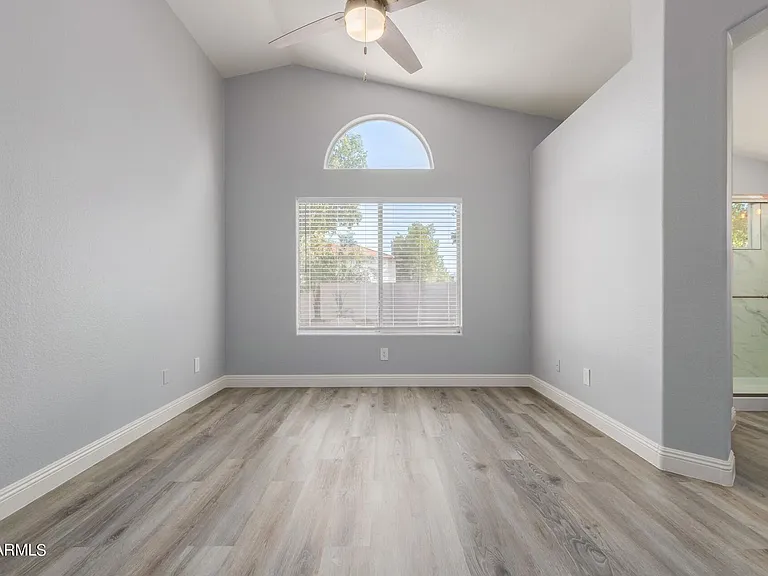 109 W Helena Dr — Photo 19