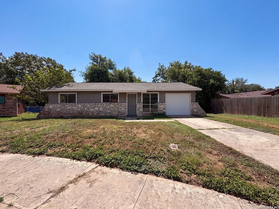 1st image of 102 DARTMOOR DR