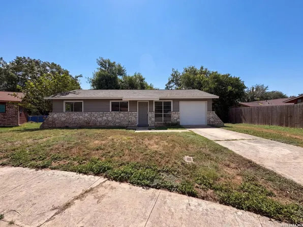 102 DARTMOOR DR, Schertz, TX 78154