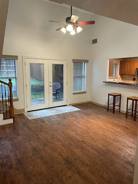 2 bed, 1.5 bath, 1534 sqft, $2,500 — Photo 3