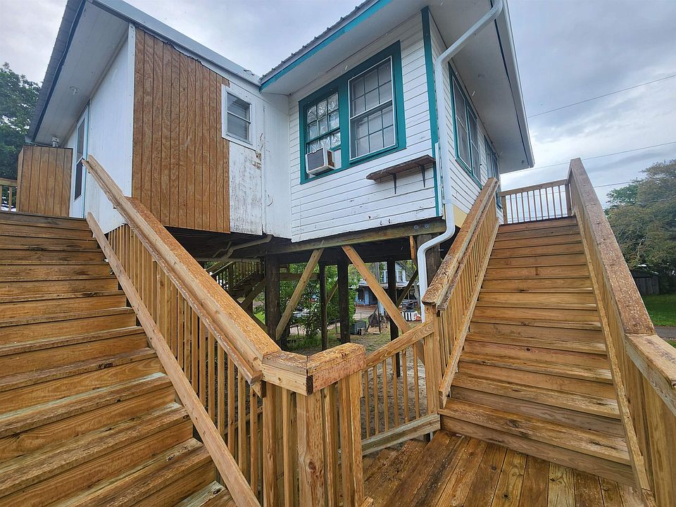 2nd image of 125 Grand Isle Parkway Ln