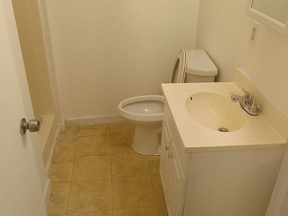 3rd image of 1437 S Indian Creek Dr Unit B