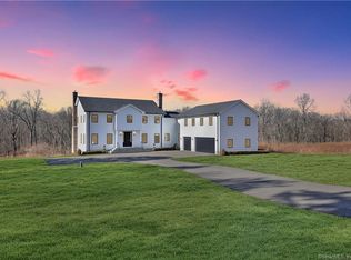 10 Morning Glory Dr, Orange, CT 06477