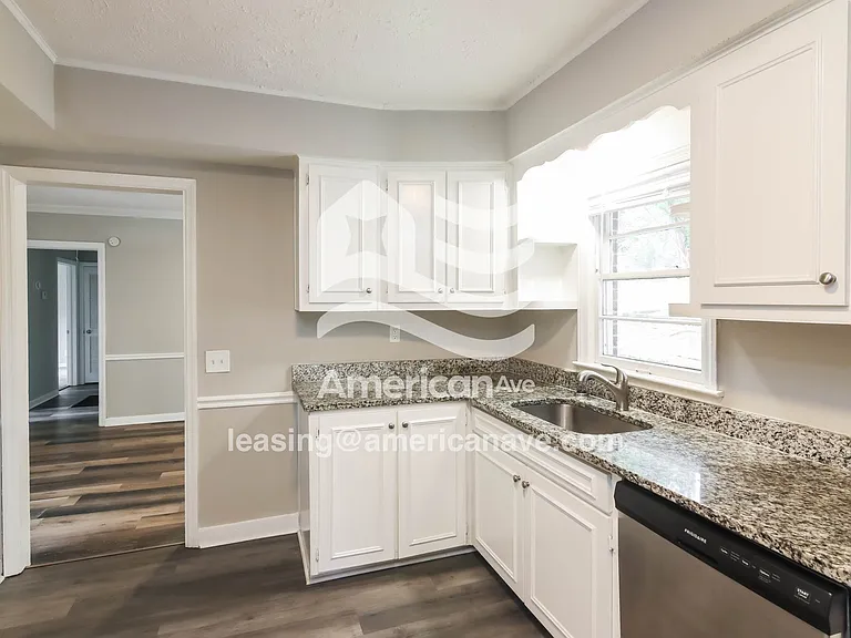 207158_005_kitchen_6.jpg