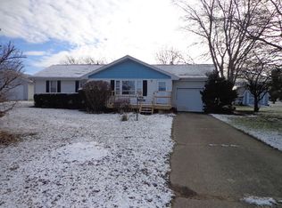 2013 Tin Cup Rd, Mahomet, IL 61853