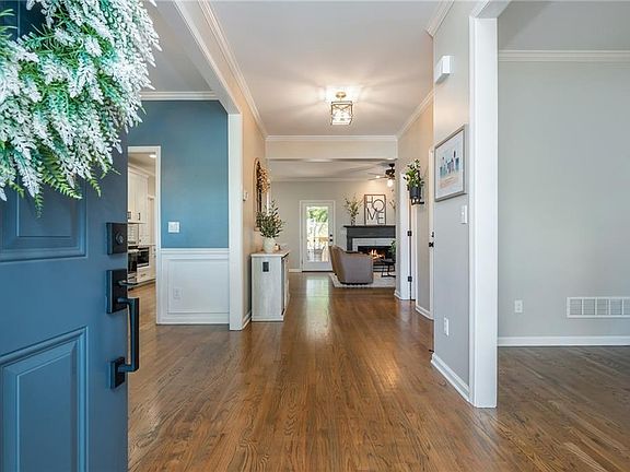 3rd image of 100 Cobblestone Way