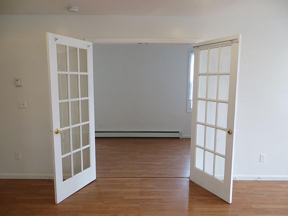 3rd image of 60 Park Ave Floor 1