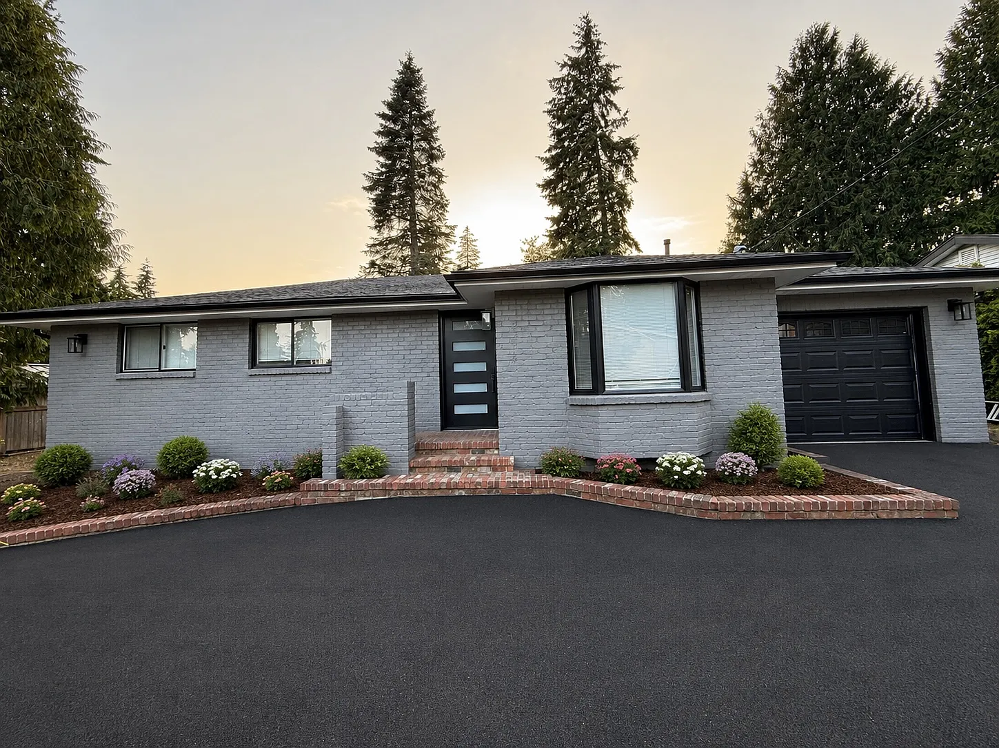 3 bed, 1036 sqft, $3,150 — Photo 1