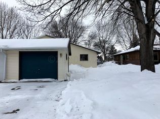 2403 Country Club Pkwy, Moorhead, MN 56560