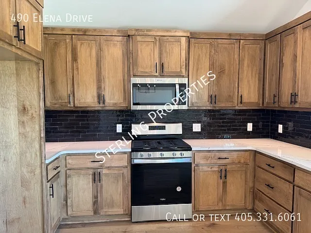 490 Elena Dr — Photo 12