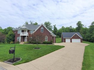 9800 Sunnys Halo Ct, Louisville, KY 40214