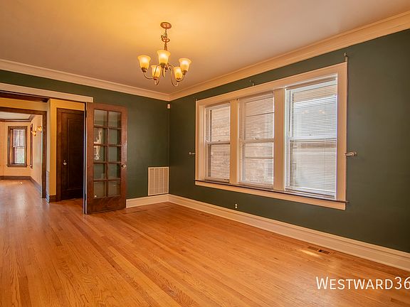 4th image of 5944 N Artesian Ave #1