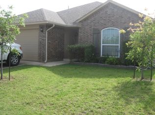 909 Switzerland Ave, Yukon, OK 73099