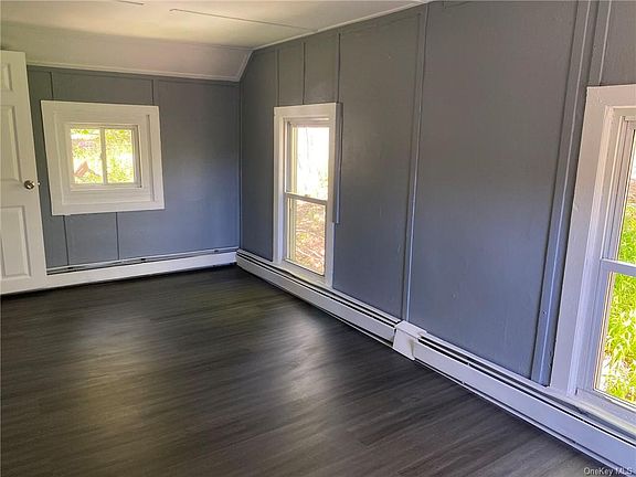 2nd image of 136 6th Ave