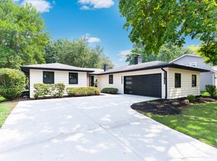 104 Devon Ln, Naperville, IL 60540