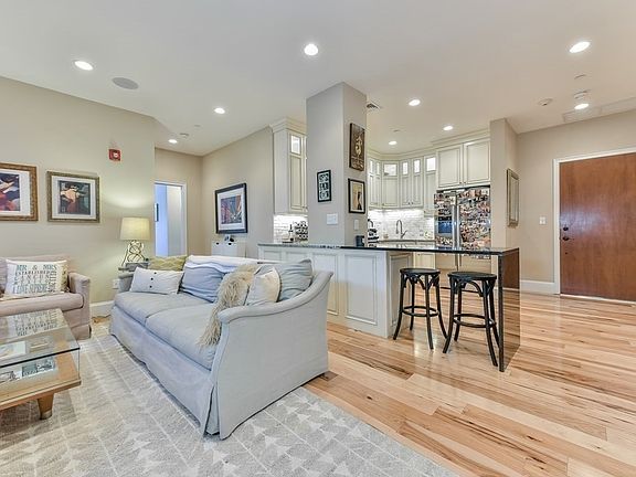 4th image of 9 Appleton St APT 1
