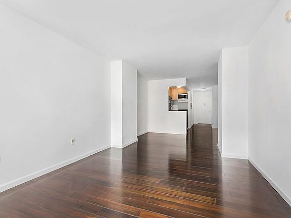 5th image of 222 W 14th St APT 3J