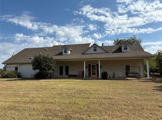 7300 Country Ln, Mustang, OK 73064