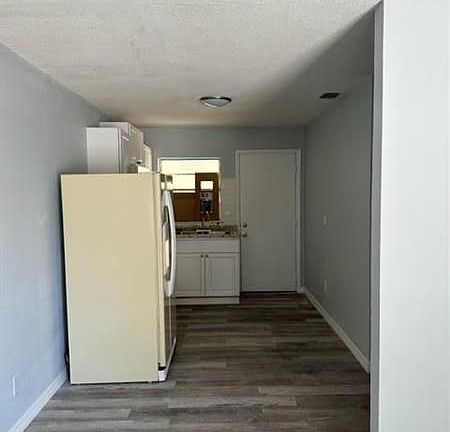 3rd image of 5006 Sanibel Ave #B