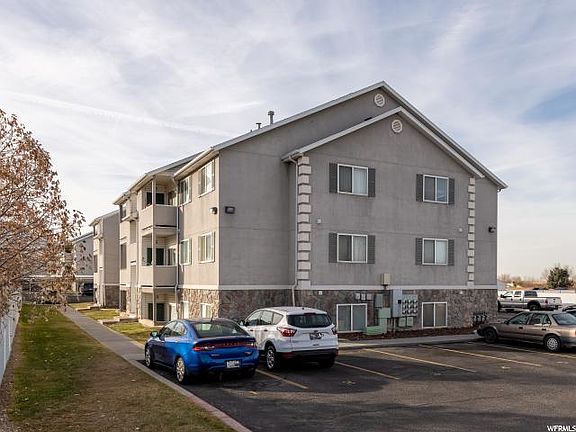 2nd image of 8035 W Copperfield Pl Unit 31