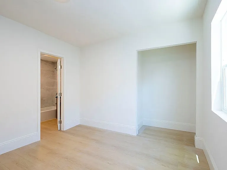 914 E Martin Luther King Junior Blvd — Photo 19