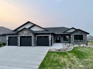 5921 Crested Butte Rd, Bismarck, ND 58503