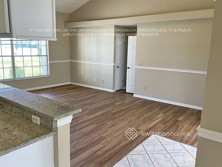 5660 Loma Vista Dr W — Photo 4