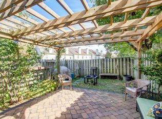 113 Wooden Carriage Dr, Hockessin, DE 19707