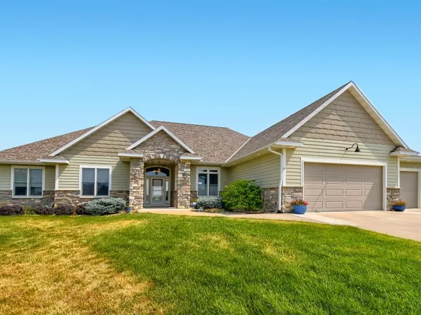 15261 Alpine Ct NW, Ramsey, MN 55303