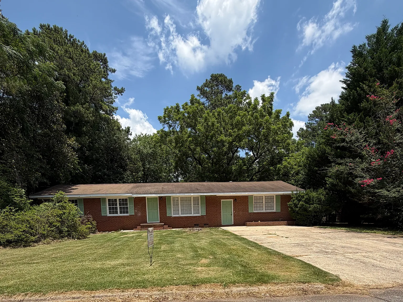 3 bed, 1800 sqft, $2,100 — Photo 1